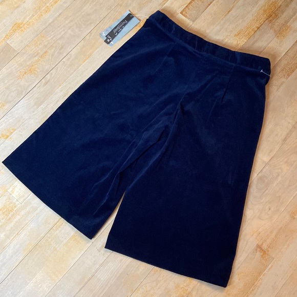 ⭐️ HP PANTOLOGY Navy Corduroy Gauchos - Picture 7 of 10